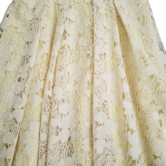 Betsey Johnson Pale Yellow Lace Dress Size 2 - Picture 2 of 7